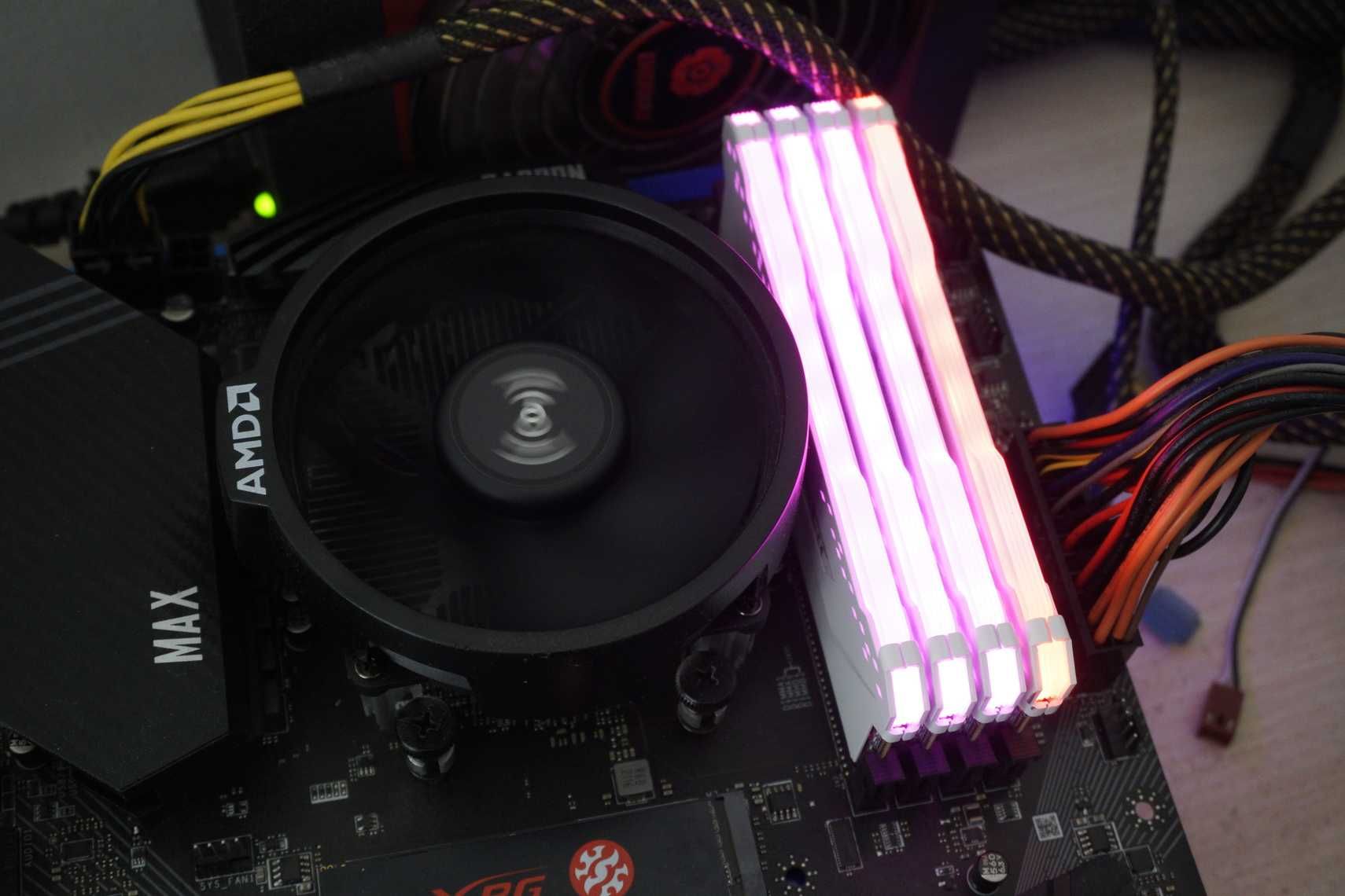 32GB(4x8) Corsair VENGEANCE RGB PRO (WHITE) DDR4 3600 cl18