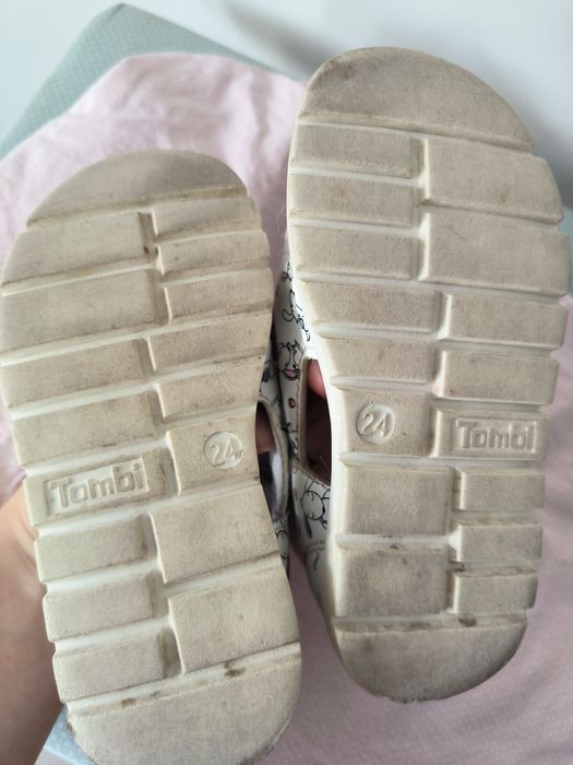 Сандали на девочку 24 р-р