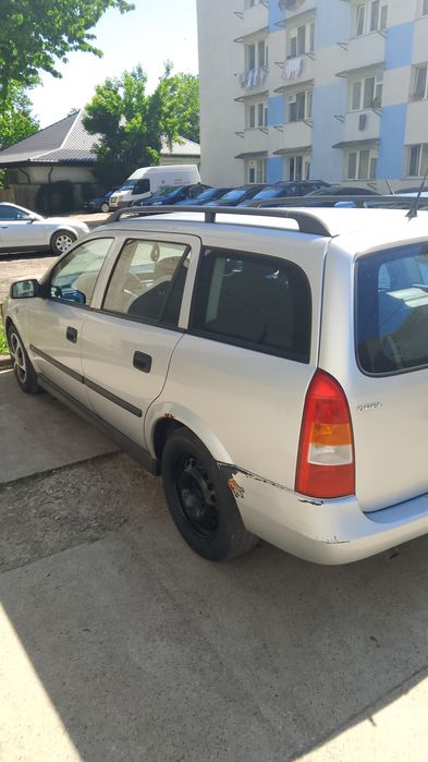 Vând Opel Astra.