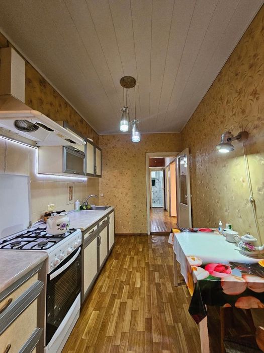 Сергели. Аэропорт 77 серия. 3/3/4  74м²