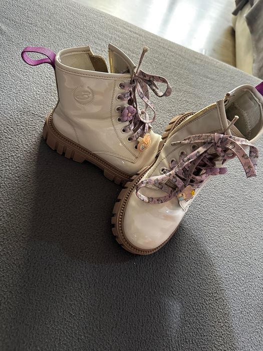 Vând adidași și pantofi fetițe