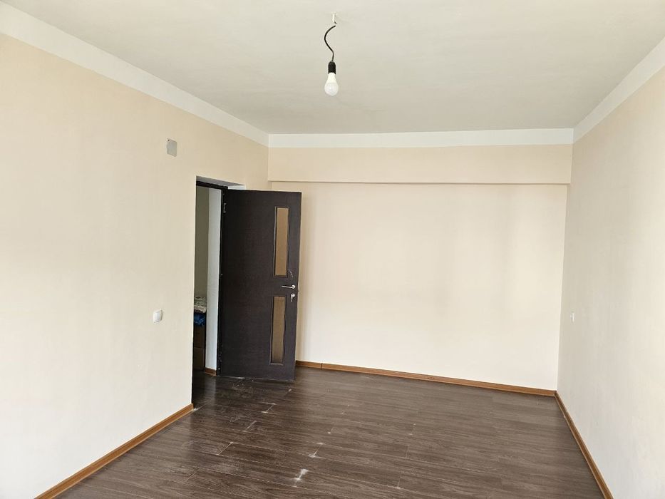 Motrid  4 etaj 2 xonali sotiladi