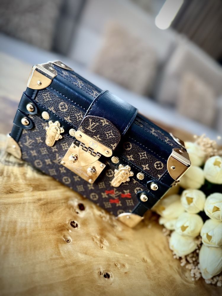 Чанта куфарче/ клъч Louis Vuitton