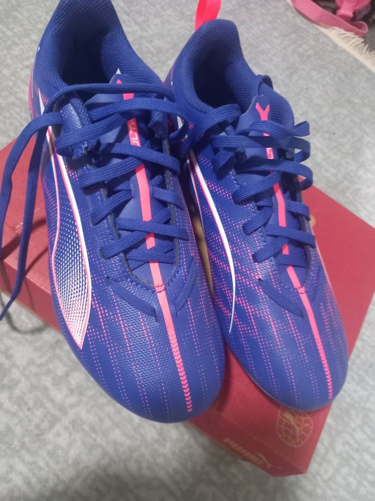 Ghete de fotbal puma
