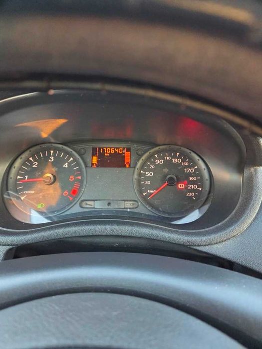 Vând un Renault Clio break 1.5d, model 2010, kilometraj 176.640 km.