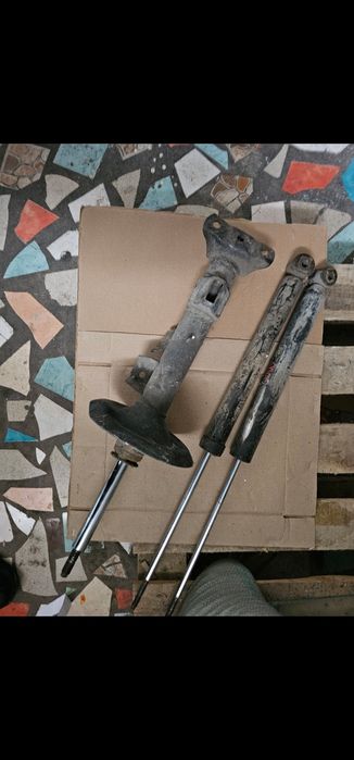 Амортизаторы б.у бмв е36 и Гур насос