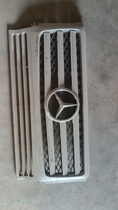 Решетка и расширители арок на Гелендваген