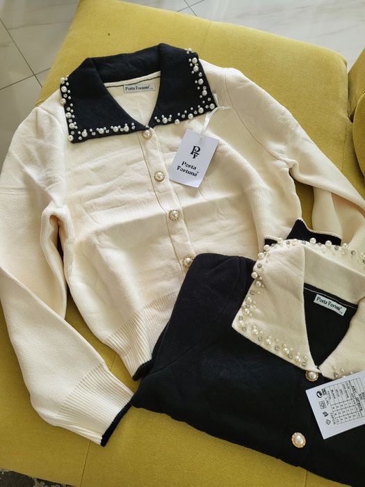 Мека жилетка с перли и камъчета