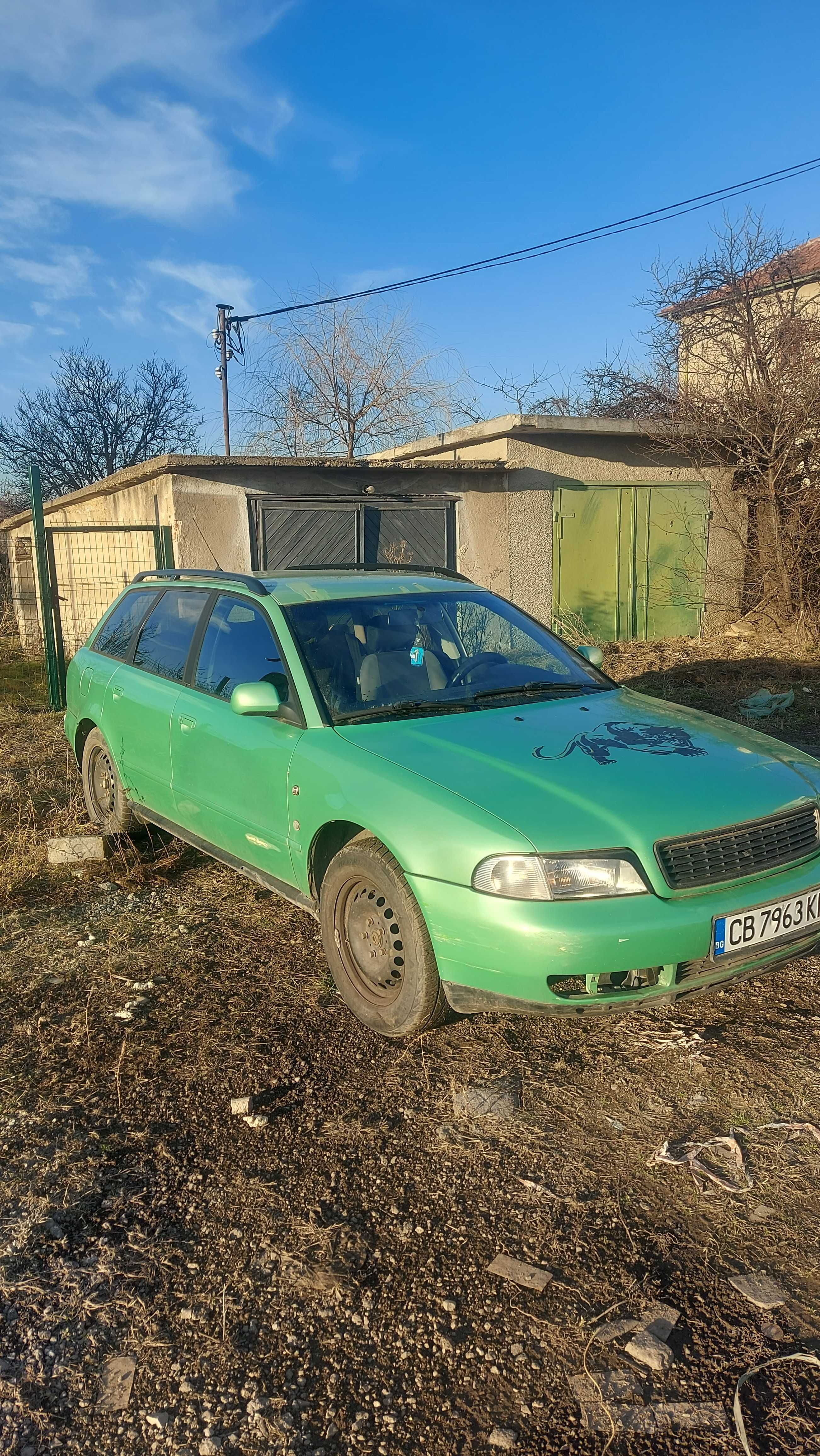 Продавам Ауди а4