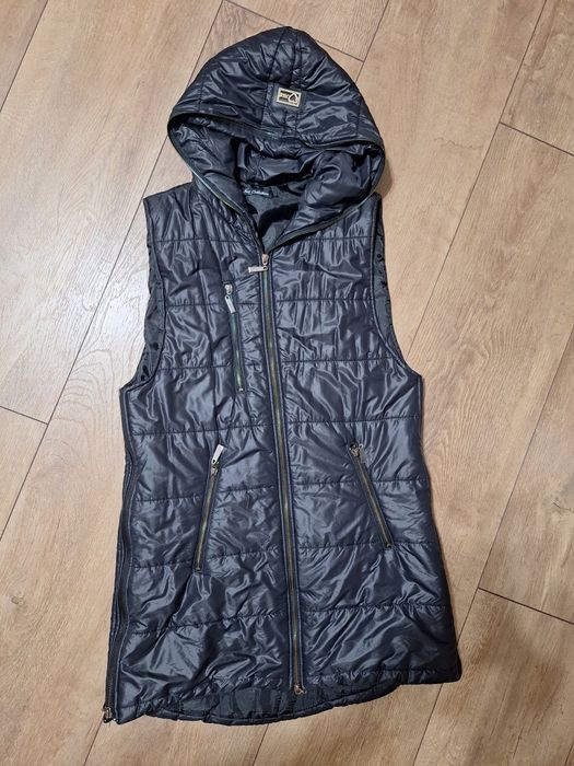 Дамски елек с качулка