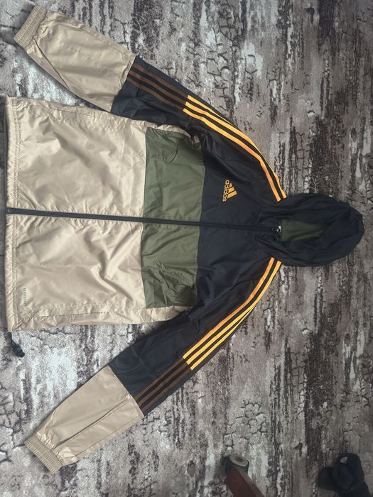 Продавам мъжка горница