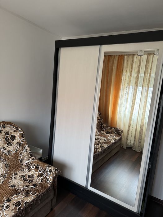 Vand apartament cu 2 camere