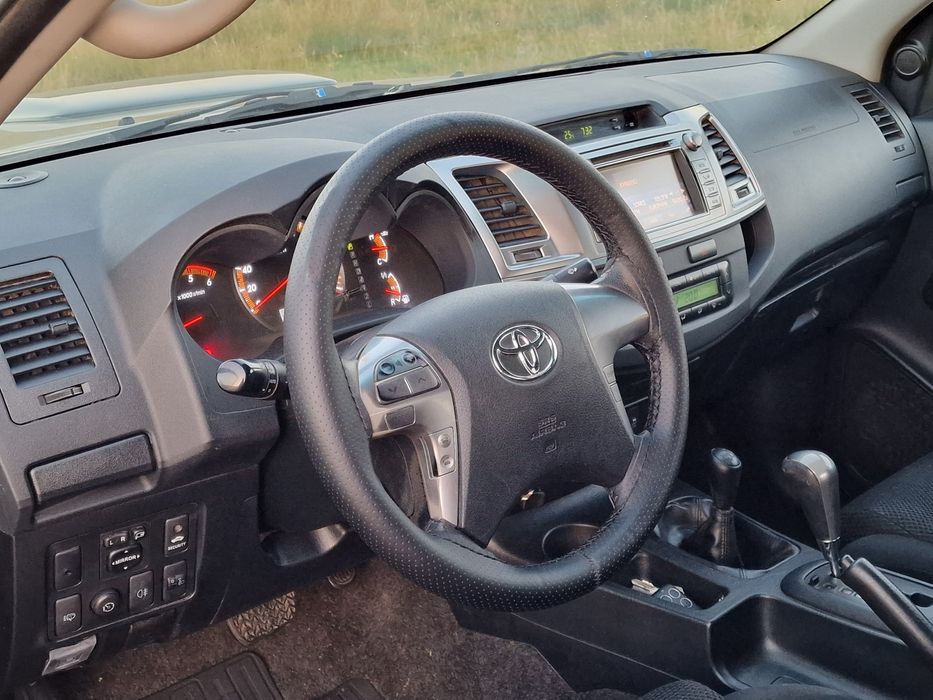 Toyota Hilux 3.0 D-4D (171cp) SR+ Automatic Pick-Up 4x4 an 2015 euro 5