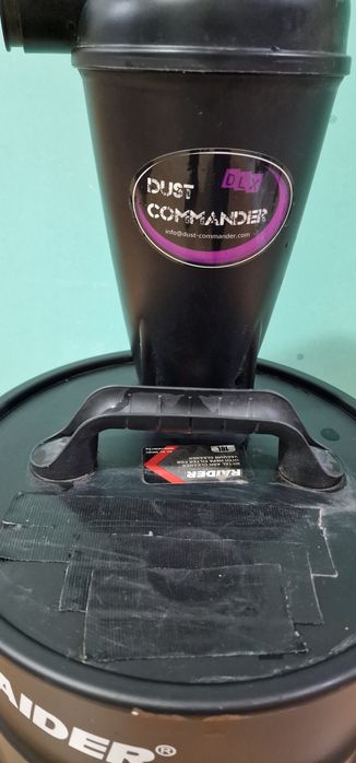 Extractor profesional de praf Dust Comander