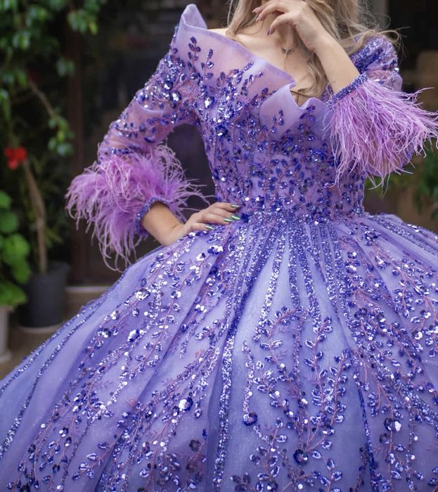 Лилава Свадбена рокля