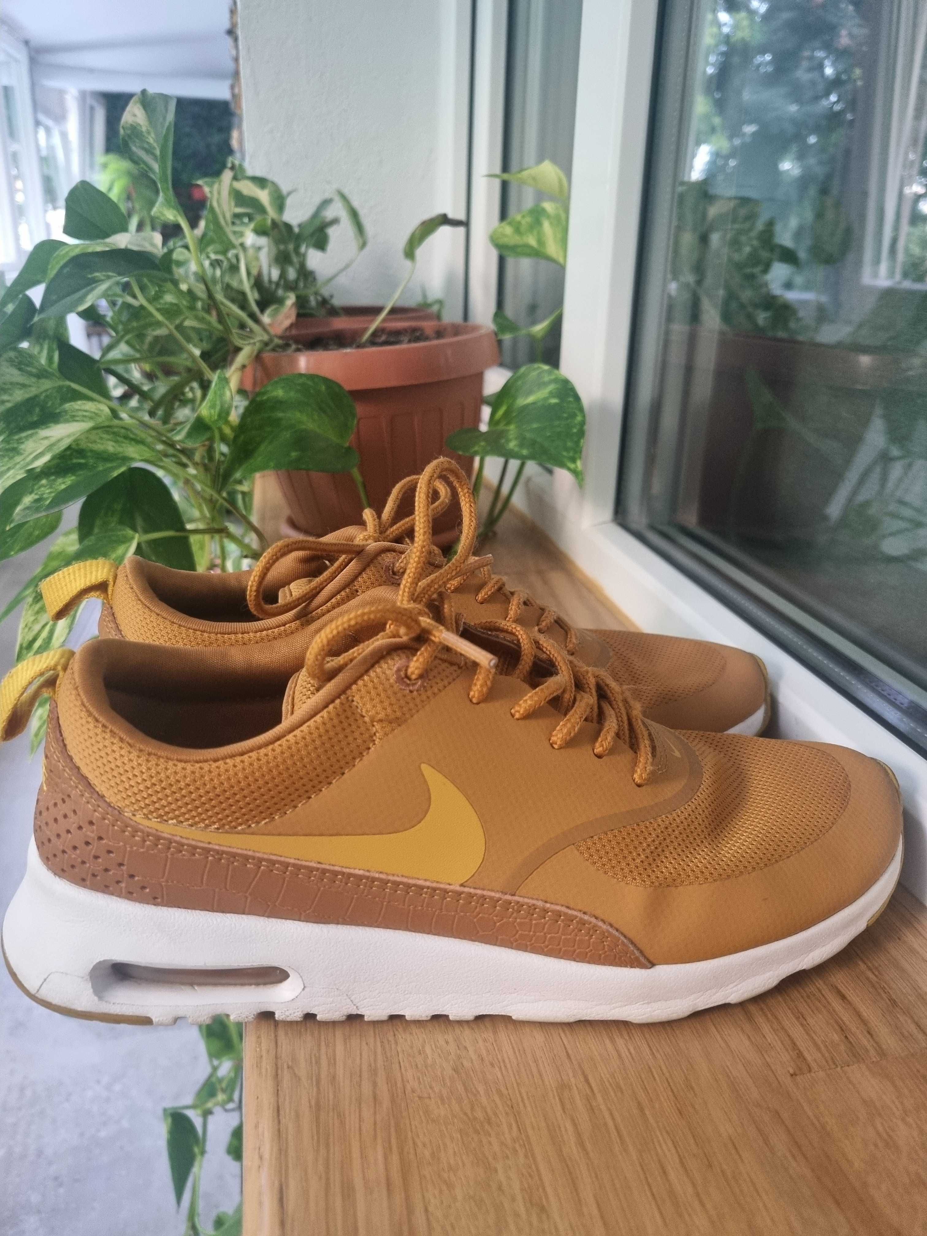 Pantofi sport Nike Air 39