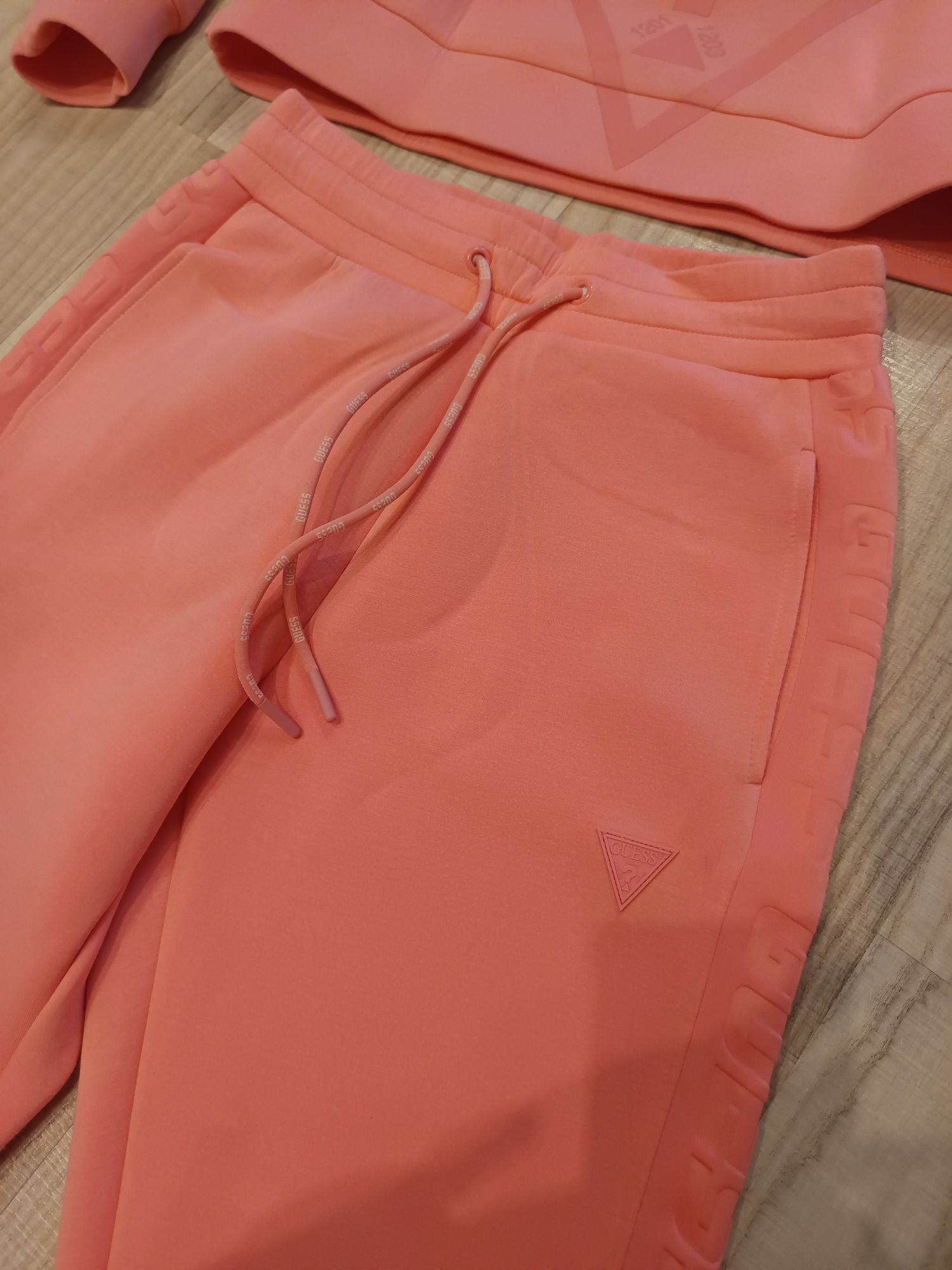 Оригинален комплект Guess