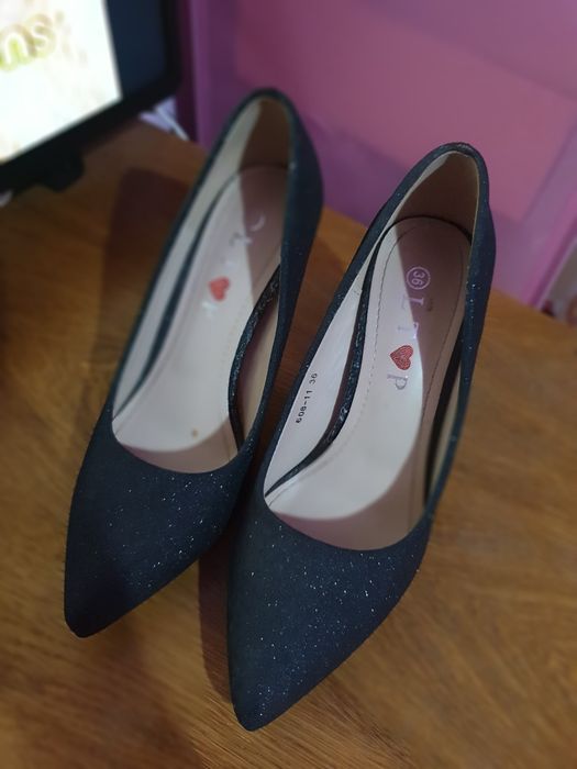Pantofi stiletto