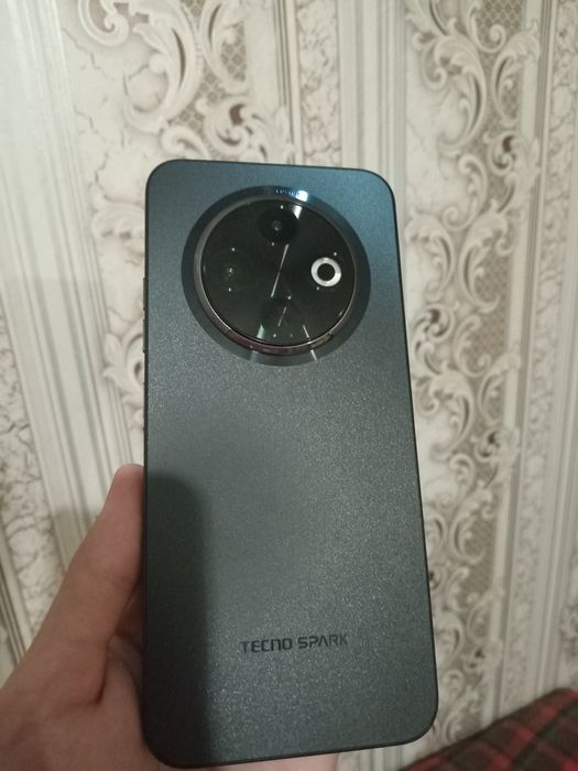 Продам телефон Tecno