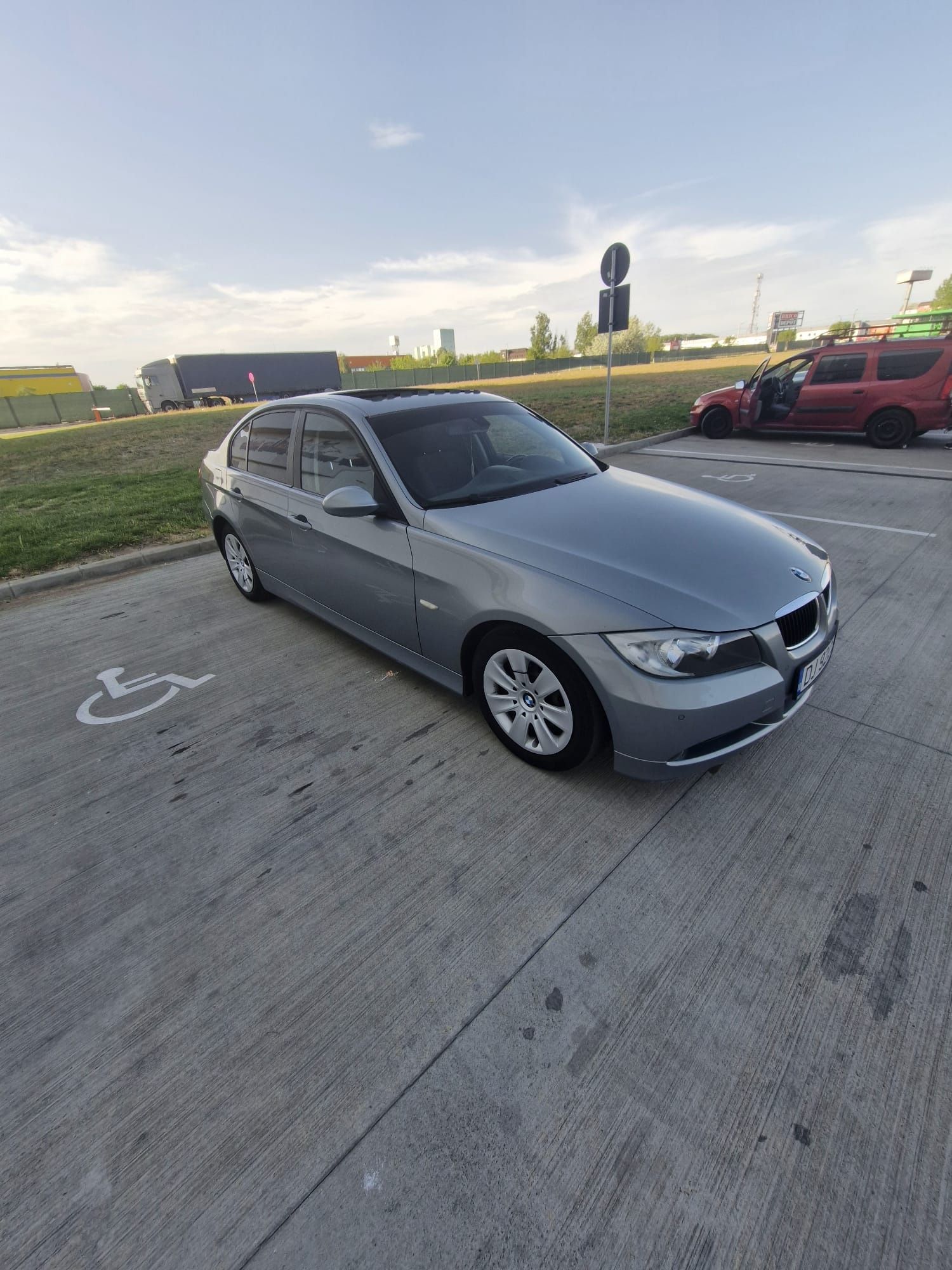 Vând BMW e90 întreținut