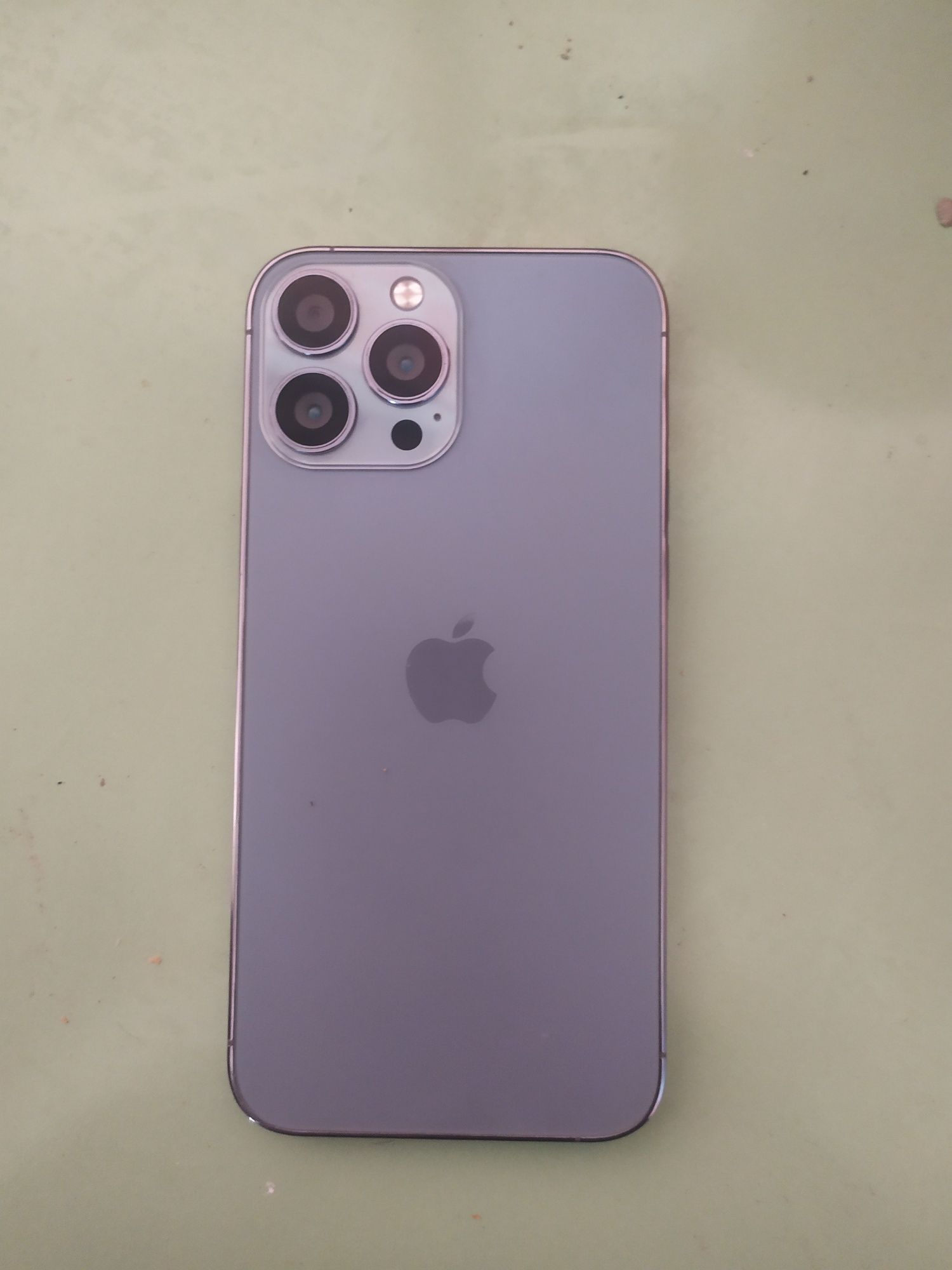 Iphone 13 pro max (Dubai)