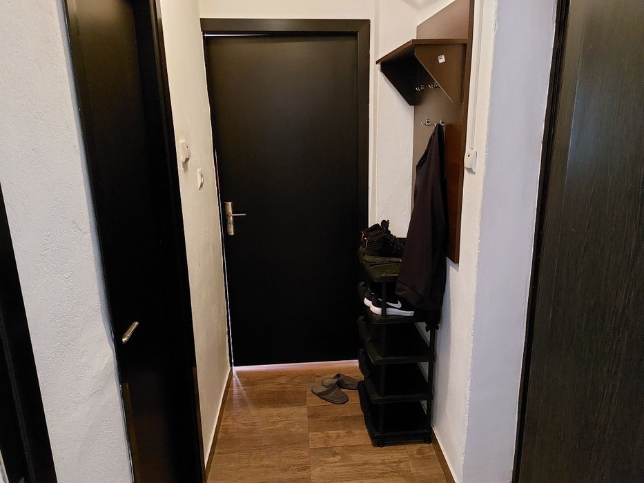 Vând apartament 2camere zona colegiului Ecaterina teodoroiu  23august.