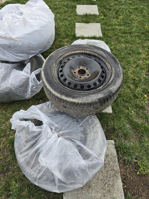 Vand pachet 4 jante tabla R16 + 2 cauciucuri de vara