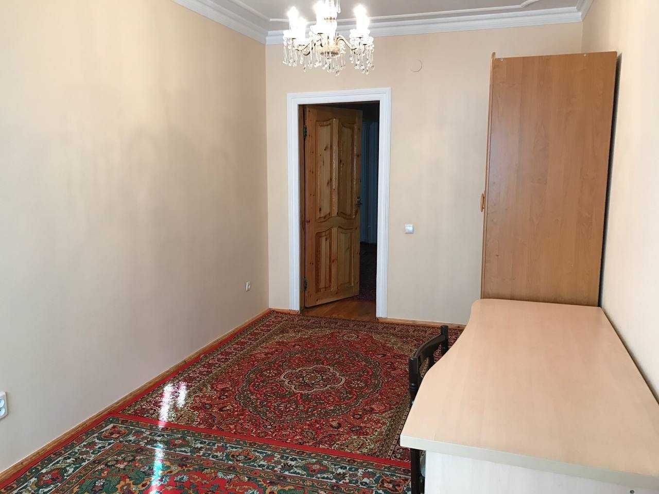 Срочно продается квартира 4/6/7 за бывшим ГУМом(площадь Чорсу)