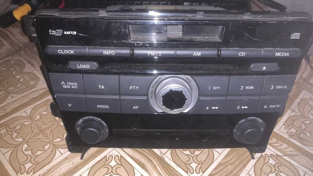 Casetofon radio CD original Mazda