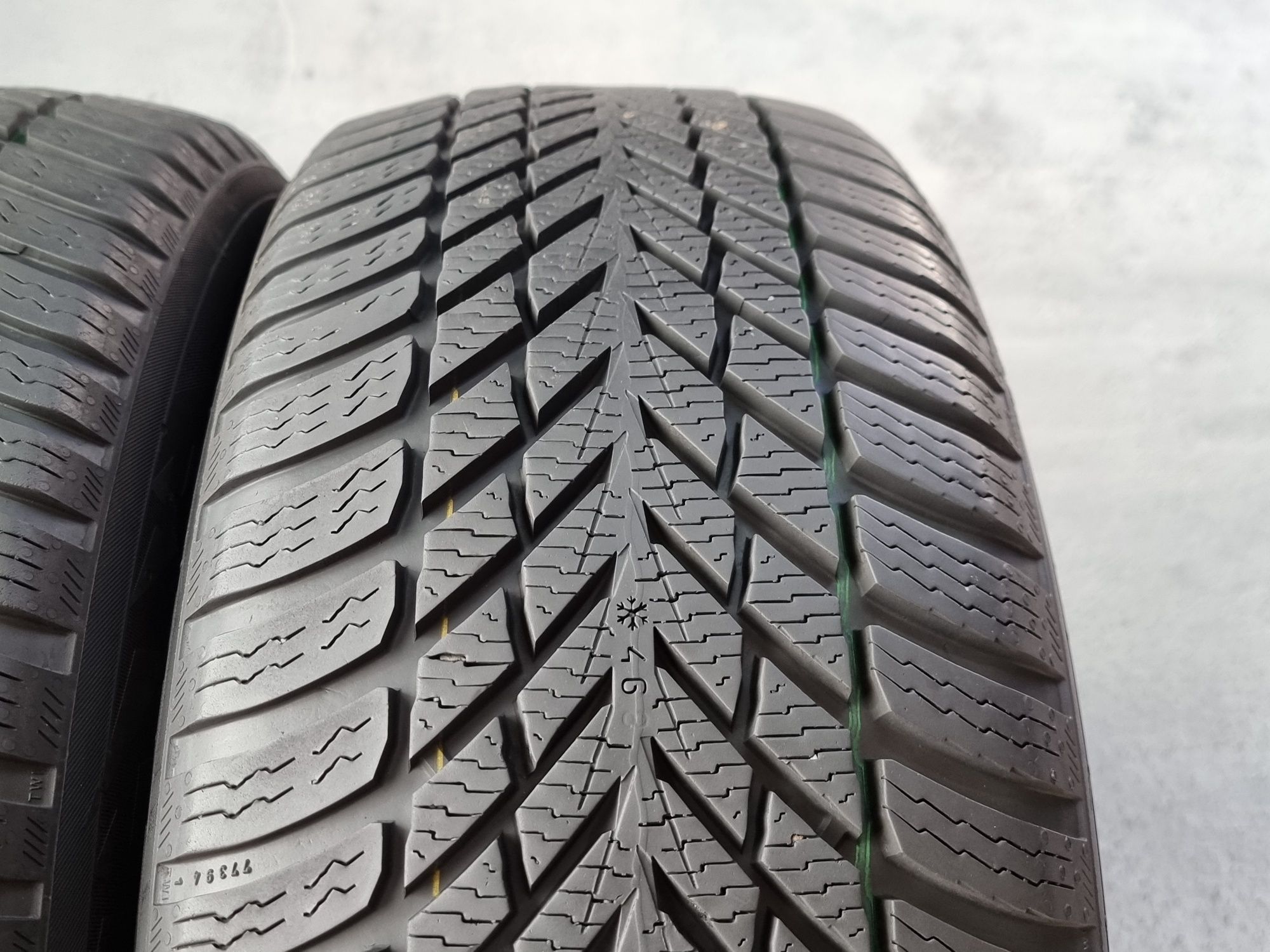 "Dot 23" 215/60/16 Nokian 4Броя: 350лв 7мм