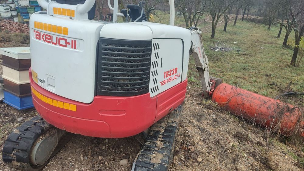 Miniexcavator Takeuchi 2.4 tone