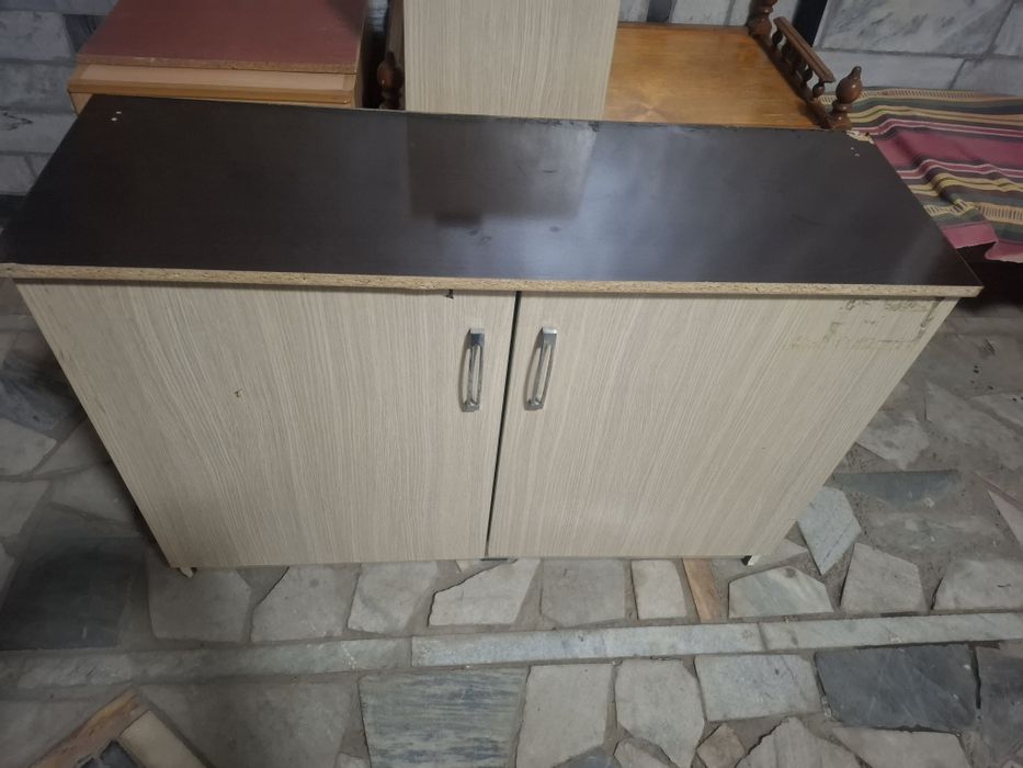 Тумбочка ва камот