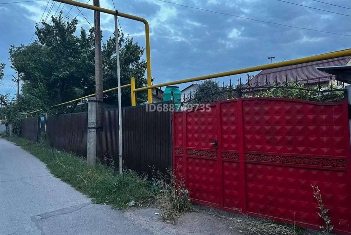 Продам часть дома (дом на несколько хозяев), Турксибский район, ул. Вя
