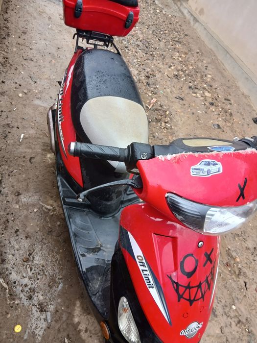 Se vinde scuter de 49cc in 4t