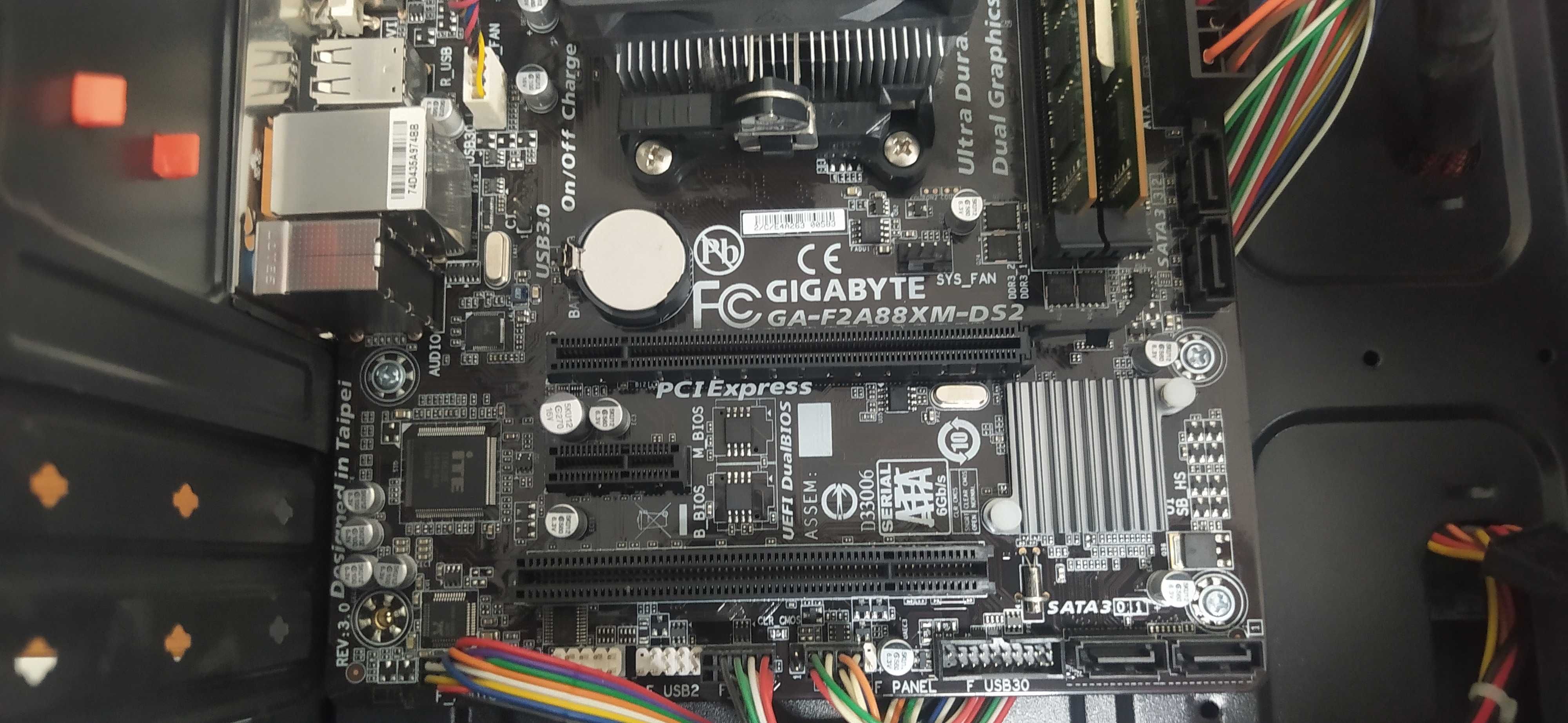 Настолен компютър GA-F2A88XM-DS2 с AMD A8-7600