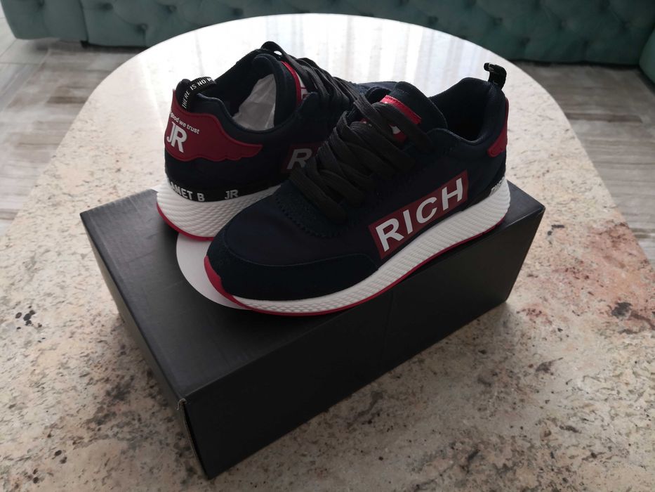 Vând Sneakers John Richmond Noi