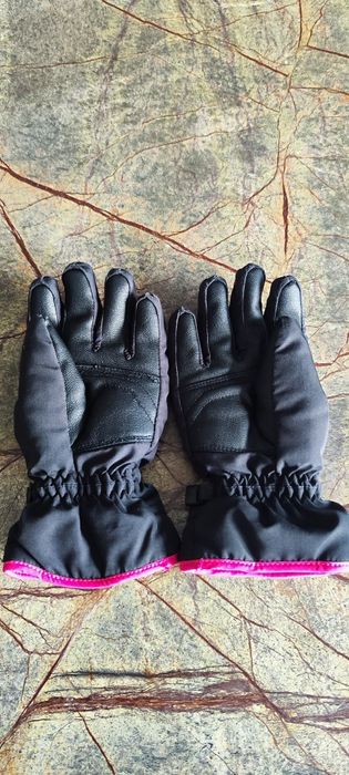 Vând mănuși iarna/schi