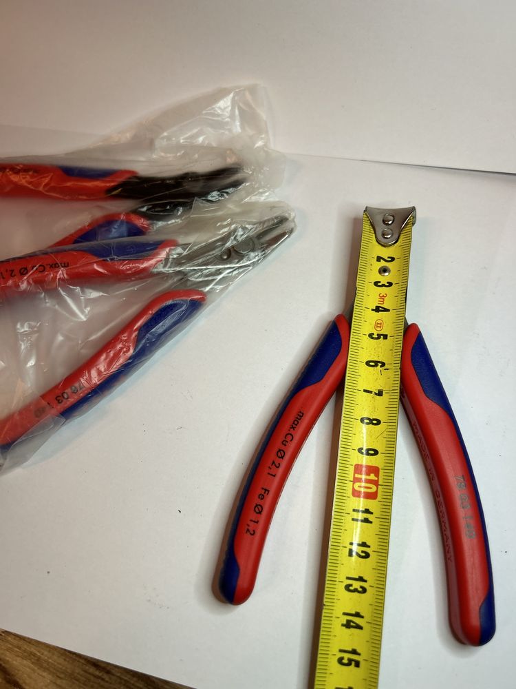 Малки клещи два вида KNIPEX