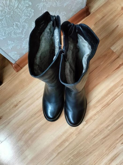 Продам женские сапоги
