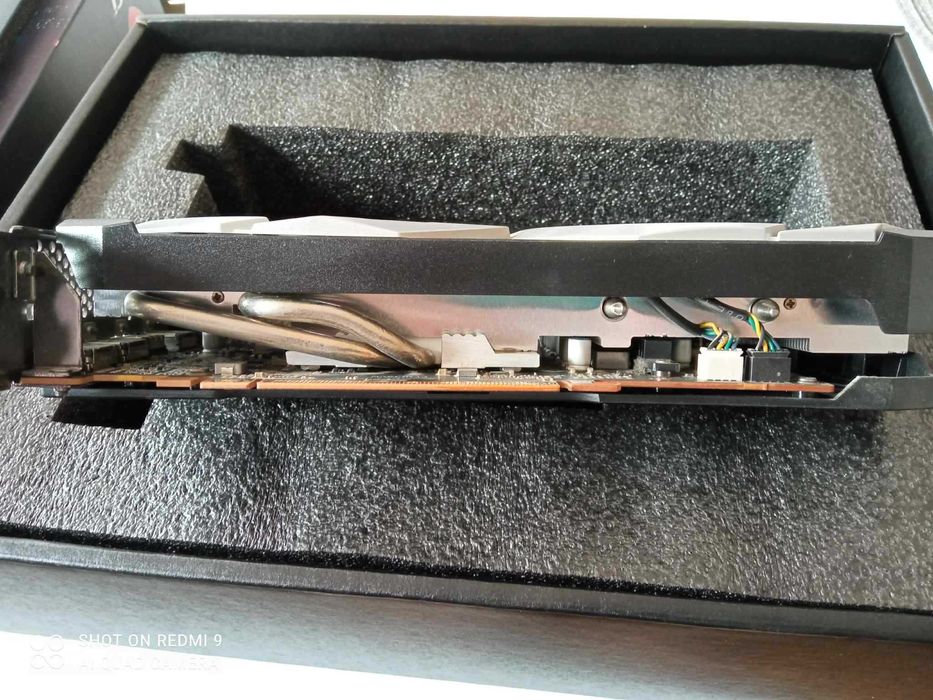 AMD Radeon RX6600 8GB