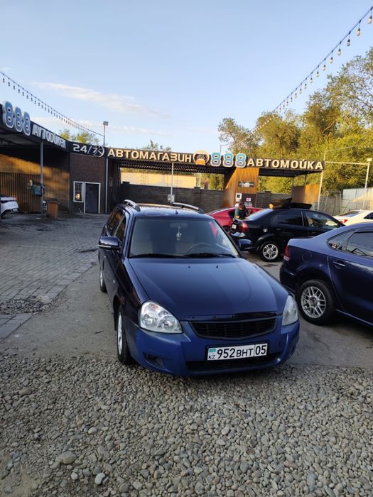 Продаю  Lada Priora • 2013 год • 1.6л
