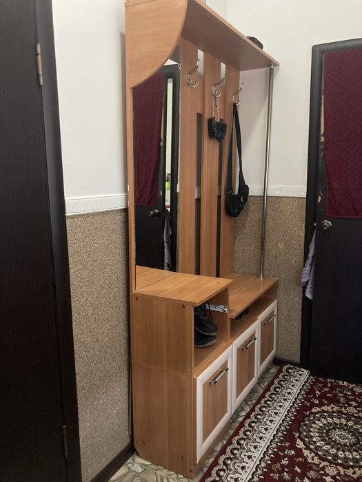 Прихожный шкаф жағдайы жақсы өзіміз пайдаланып отырған бағасы 15000тг
