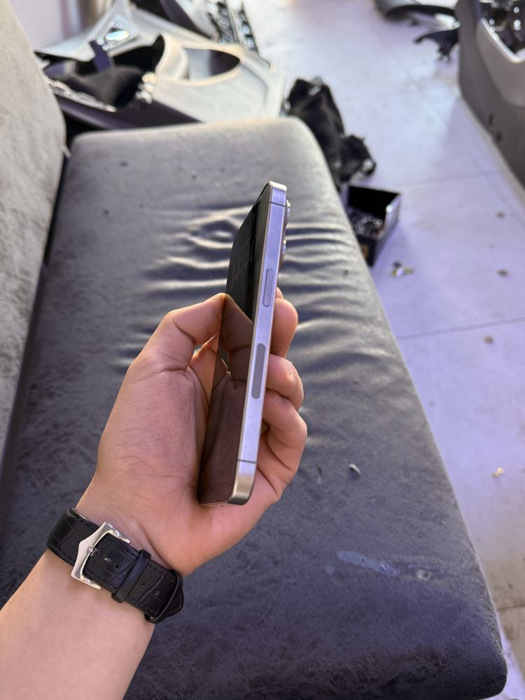 iPhone 15pro Esim