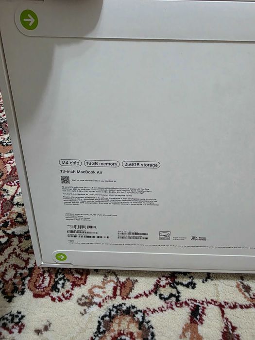Macbook air m4 16/256 13 inch Starlight Amerika