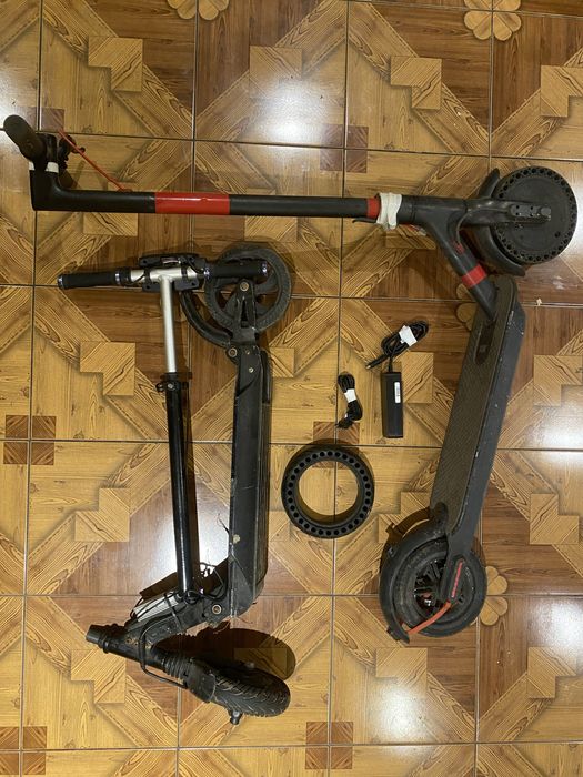 Vand 2 trotinete electrice