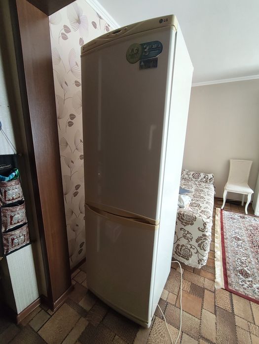 Продам холодильник