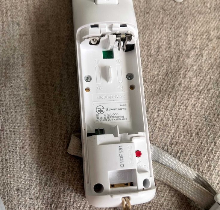 Controller Wii RVL-003 alb cu husa silicon stare foarte buna