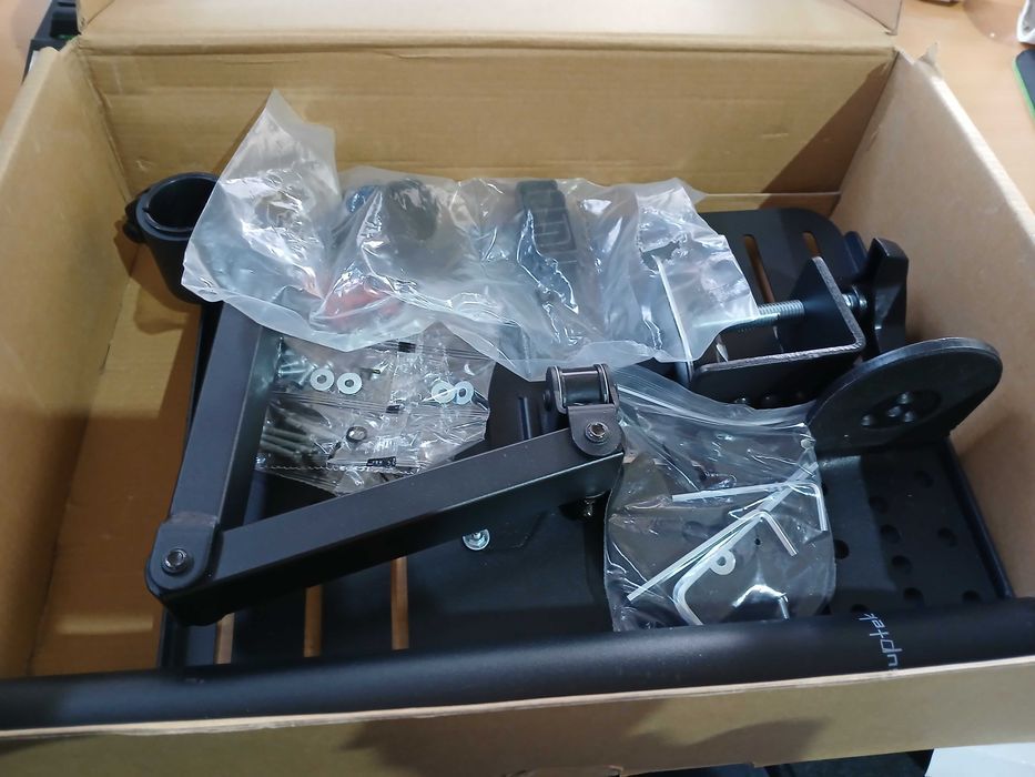 Suport perete Suptek MD6421TP004 pentru monitor + tavă laptop