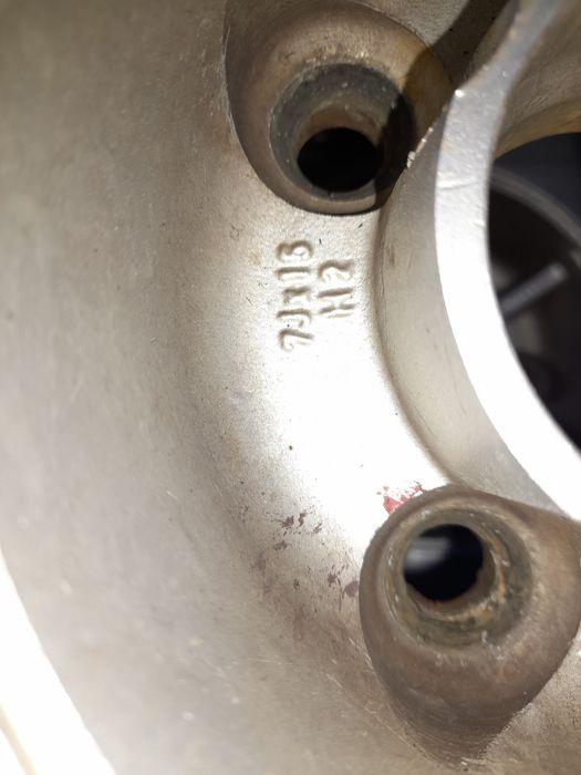 Vând. 4×100 r15 et 35. 7j×15