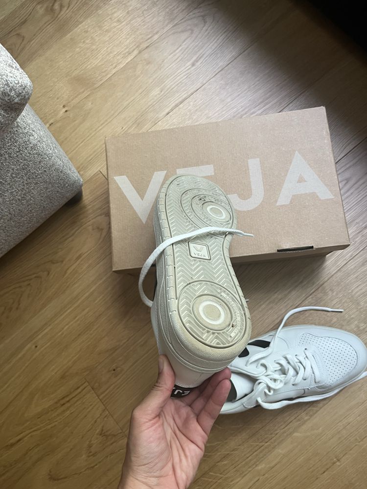 Кожени маратонки Veja V 10
